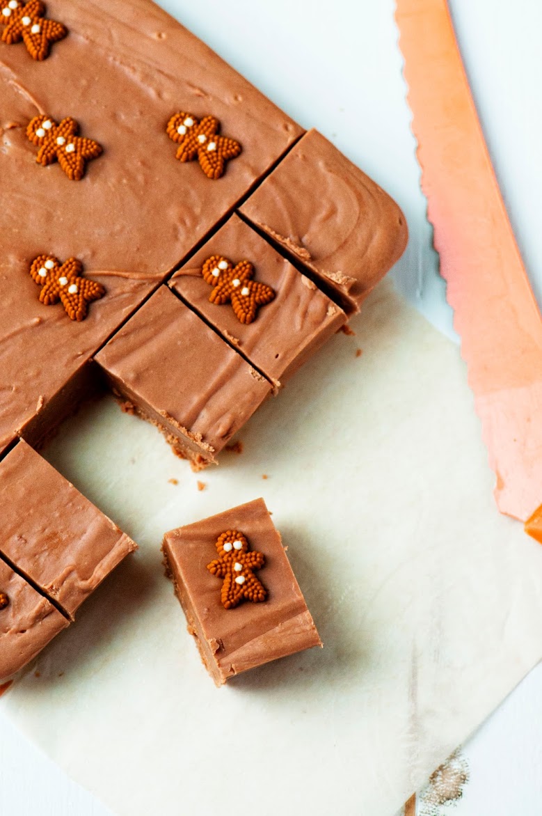 Overhead shot of Gingerbread Kahlua Chocolate Fudge cut with knife laying next to it. 