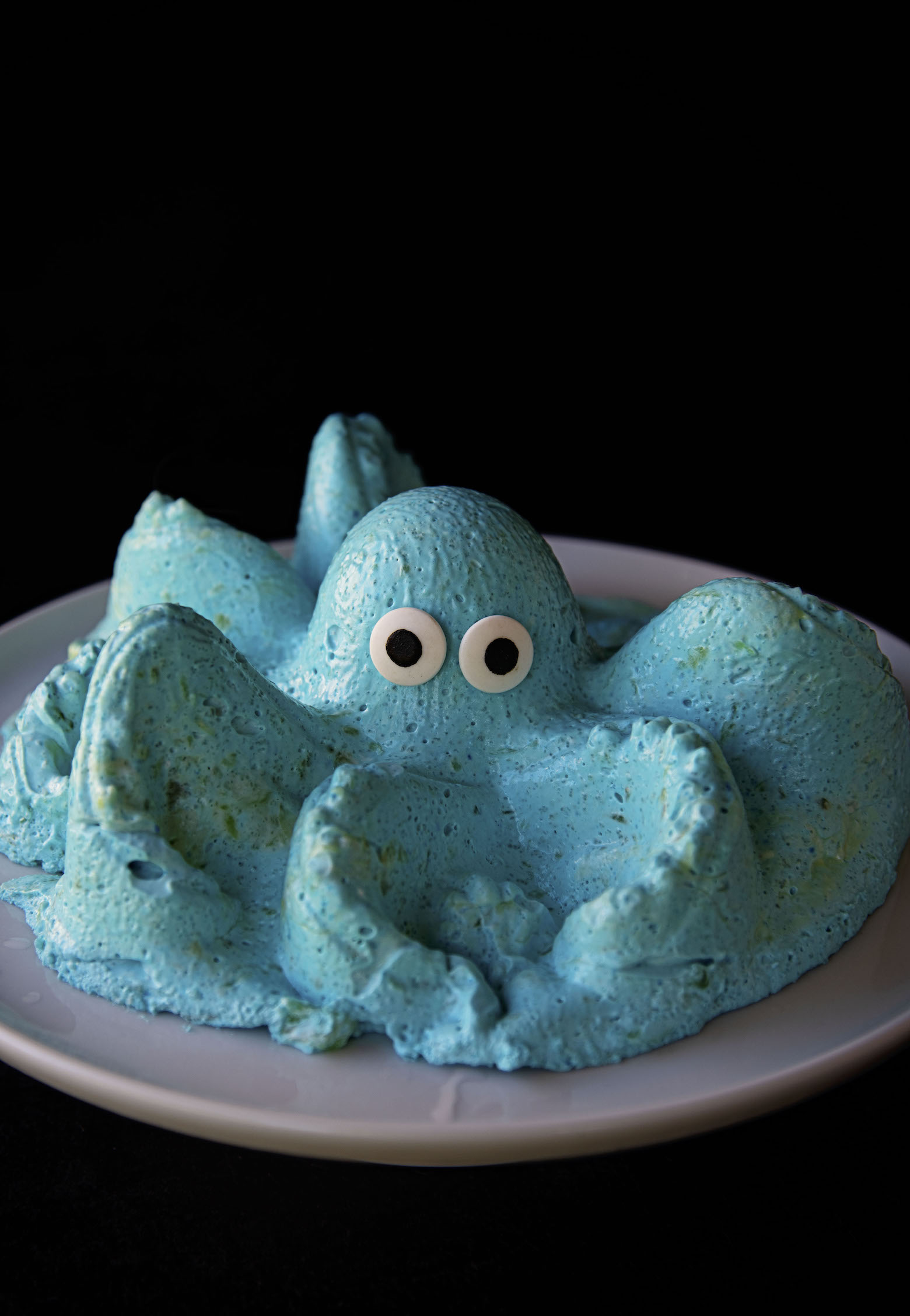 Side view of octopus jello mold.