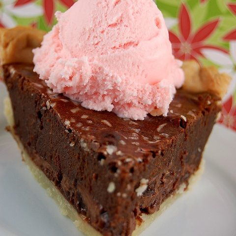 Peppermint Brownie Pie