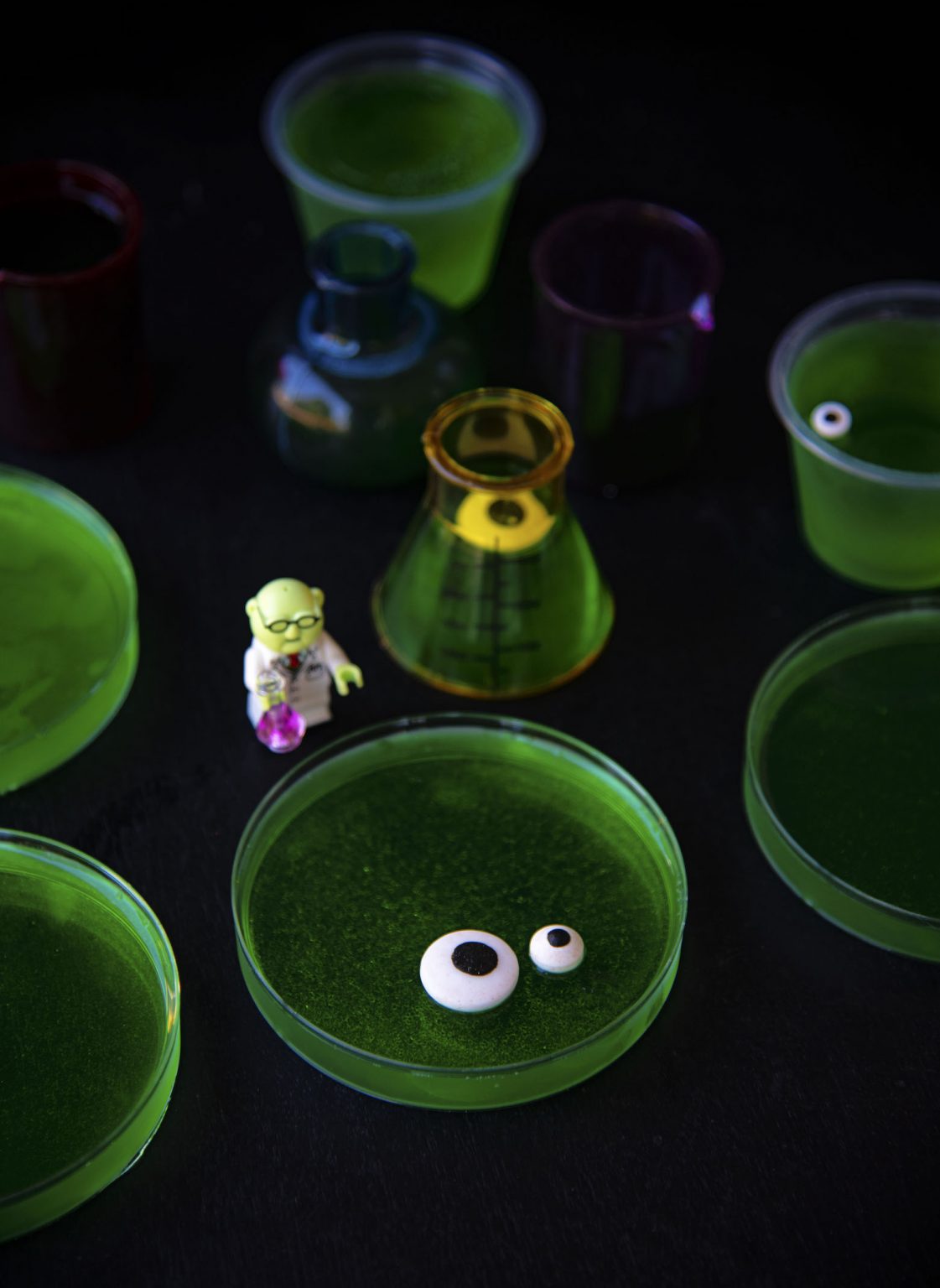 Petri Dish Jelly Shots with Tequila Sweet ReciPEAs