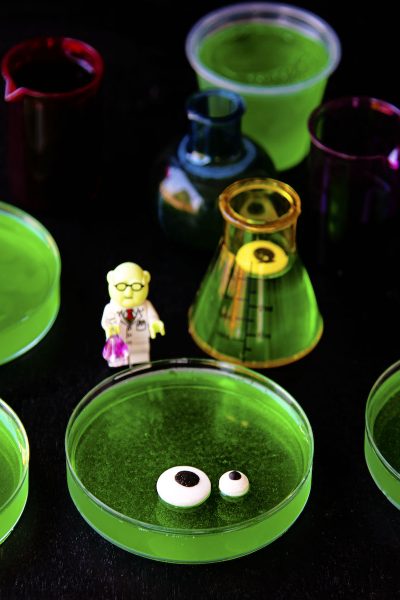 Petri Dish Jelly Shots #HalloweenTreatsWeek