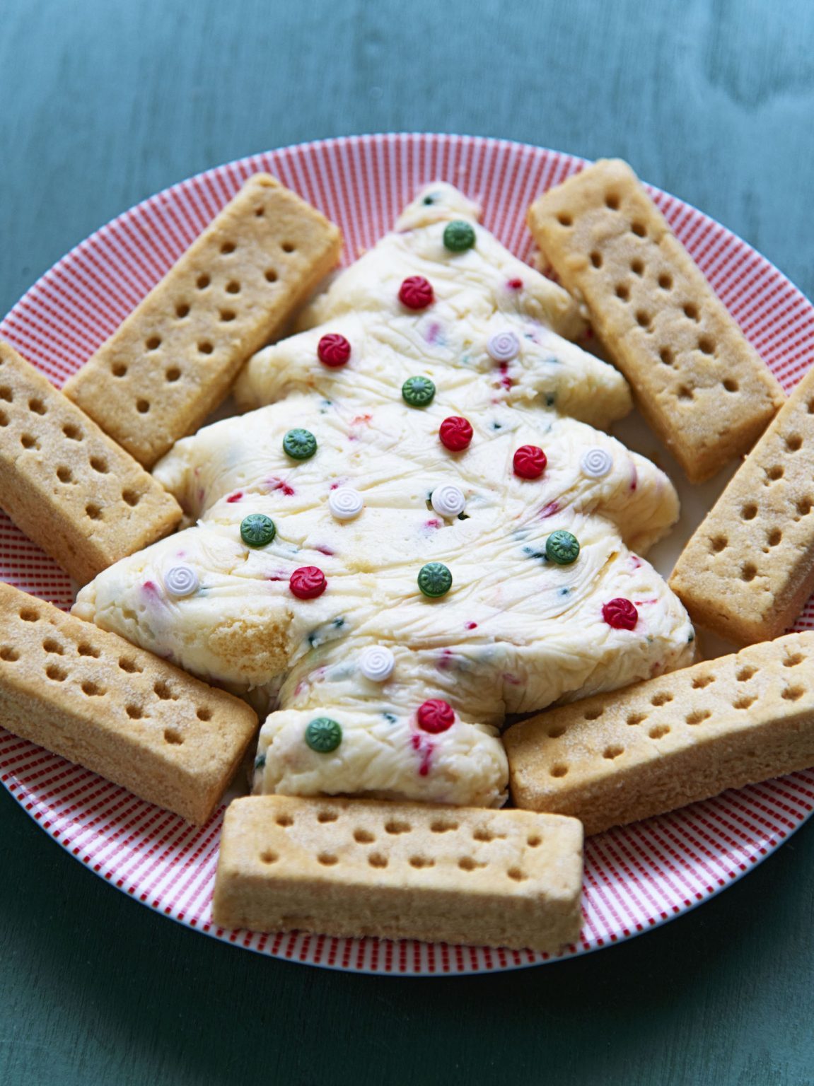 Christmas Tree Cake Cheeseball Sweet ReciPEAs