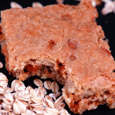 Oatmeal Scotchie Bars