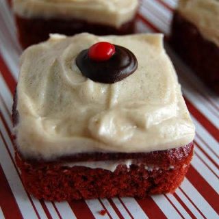 Red Velvet Cinnamon Cupcakes