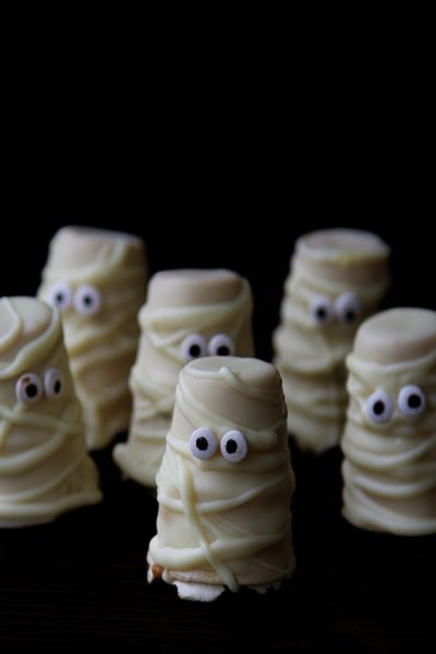 Maple Mummy Cupcake Cones #HalloweenTreatsWeek