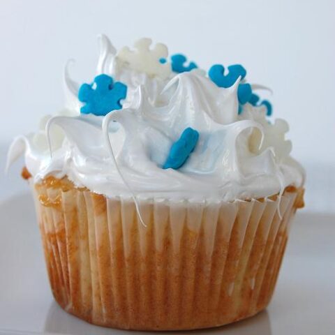 Marshmallow Snowflake Cupcakes